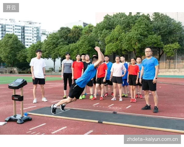 围绕体育中考的短期、高强度应试训练，不仅可能带来运动损伤，更扭曲了体育锻炼的本质